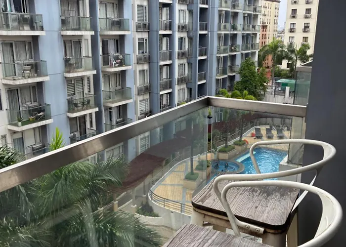 Cozy Haven Across Terminal 3 Apartamento *
